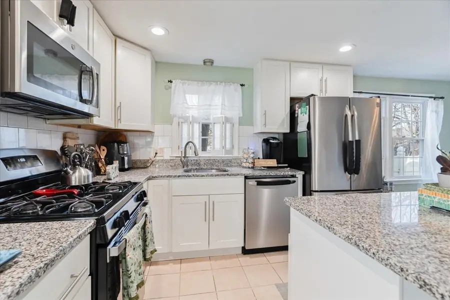 20 Washburn St, Attleboro, MA 02703 - #2