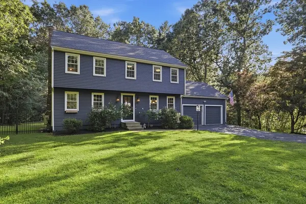 2 Harley Ln, Foxboro, MA 02035