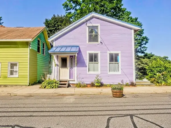 34 Washington St, Greenfield, MA 01301