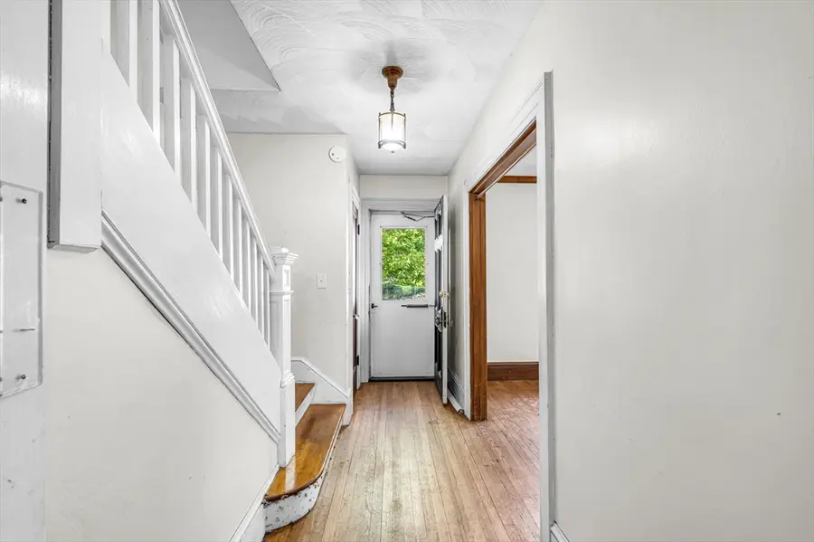 32 Marsden St, Springfield, MA 01109 - #3