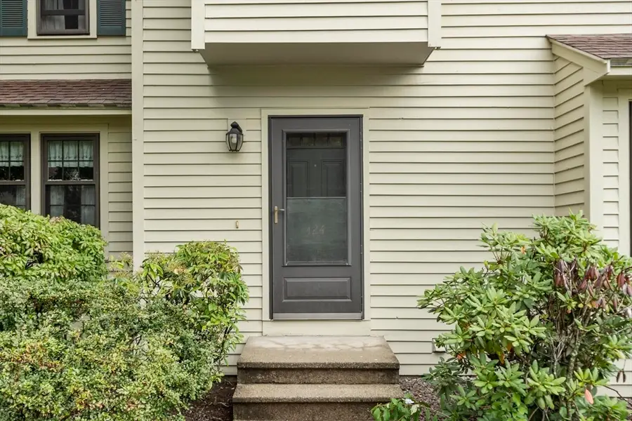 124 Apache Way #124, Tewksbury, MA 01876 - #2