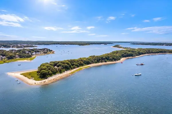 9 Bassetts Island, Bourne, MA 02534