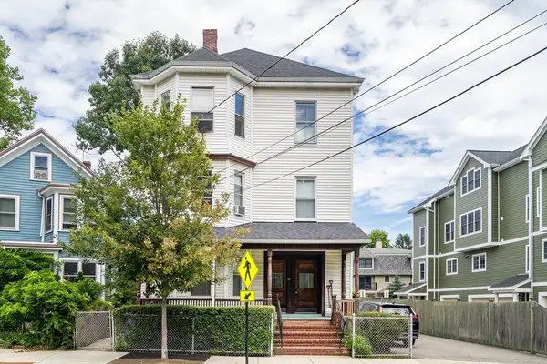 86 Chestnut St, Brookline, MA 02445