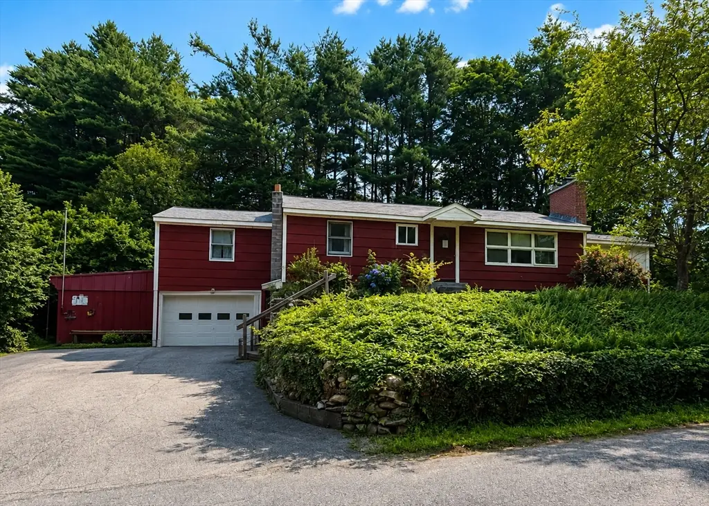 15 Nw Main St, Douglas, MA 01516 - #1