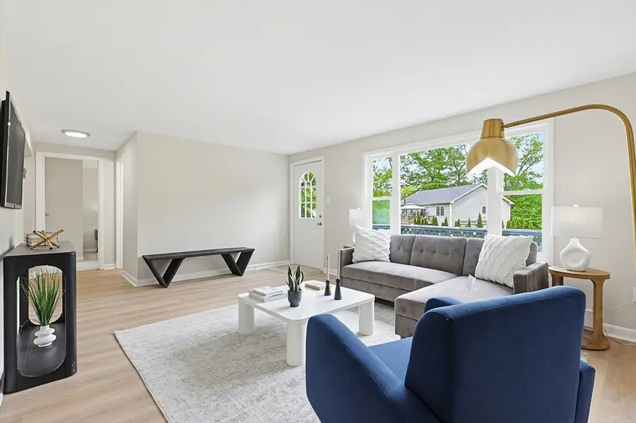 6 Bond Rd, Charlton, MA 01507 - #2