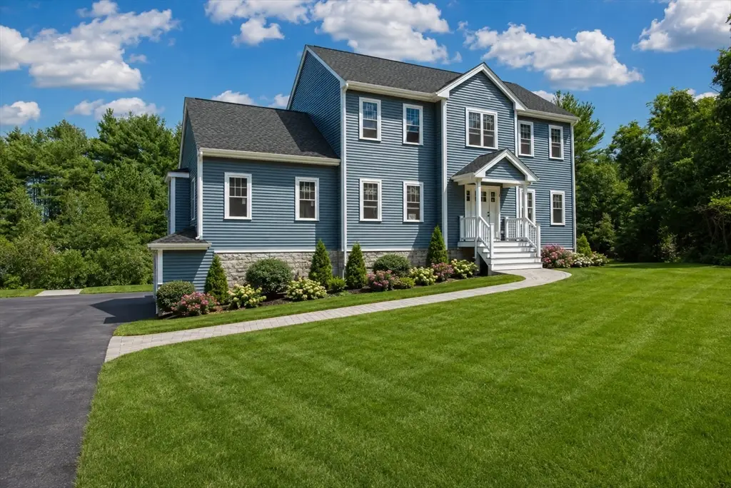 4 Sherwood Lane, Lakeville, MA 02347 - #1