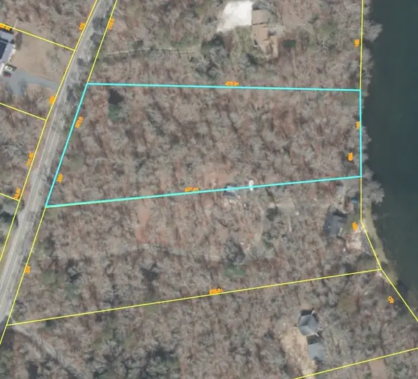 167 Hooppole Rd, Mashpee, MA 02649