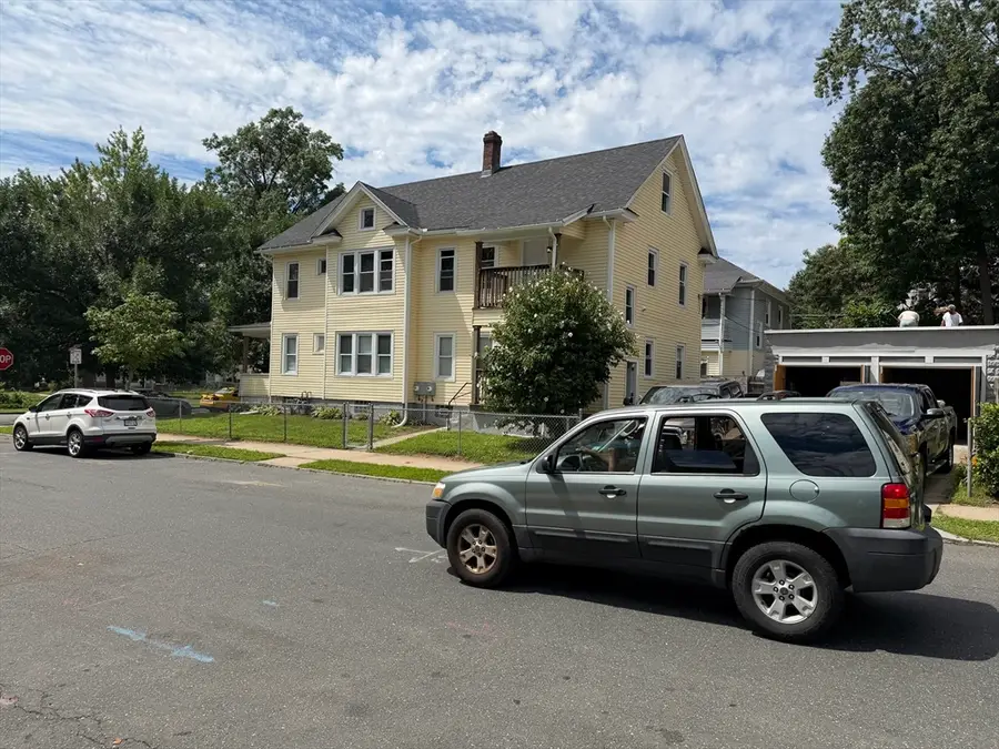 52-54 Westford Cir, Springfield, MA 01109 - #2