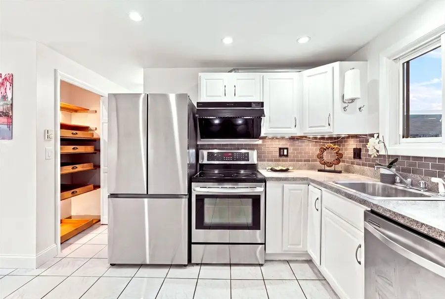 10 Freeman St #2, North Attleboro, MA 02763 - #3