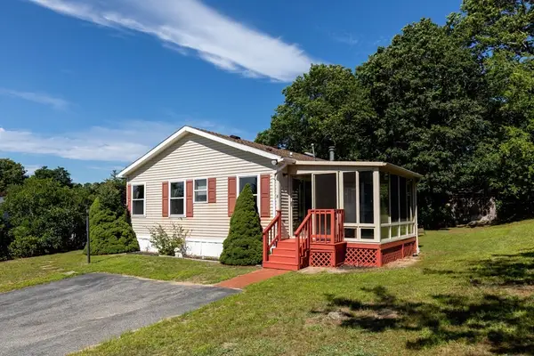 6 Headlands Dr, Plymouth, MA 02360