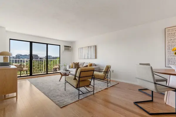 141 Coolidge Avenue #517, Watertown, MA 02472