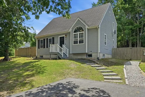 51 Avenue A St, Wareham, MA 02571
