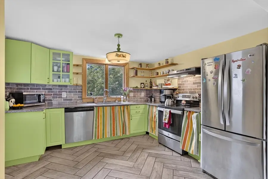 542 Wanoosnoc Rd, Fitchburg, MA 01420 - #3