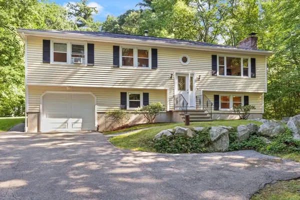 58 Roosevelt Rd, Wilmington, MA 01887