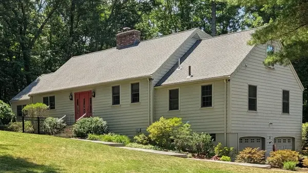 33 Pine Arden Dr, West Boylston, MA 01583