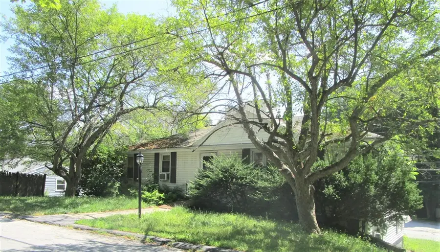 21 Baxter St, Worcester, MA 01602 - #2
