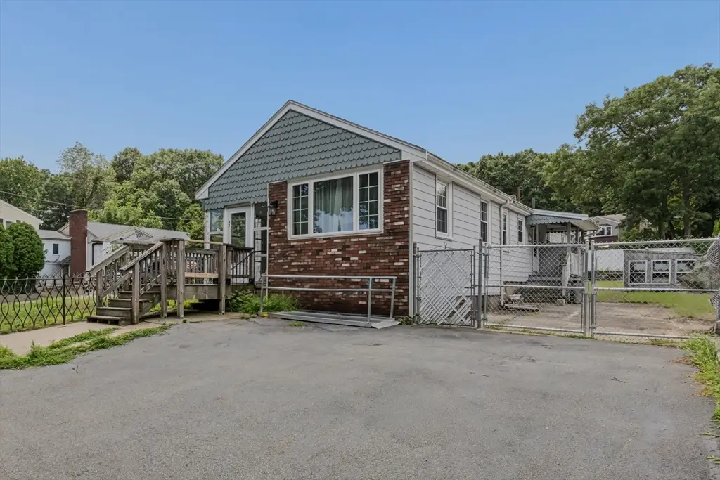 42 B St, Lynn, MA 01905 - #1