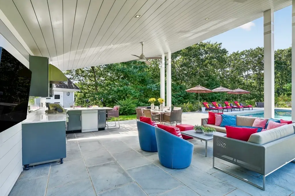 8 Woodhaven Dr, Edgartown, MA 02539 - #1