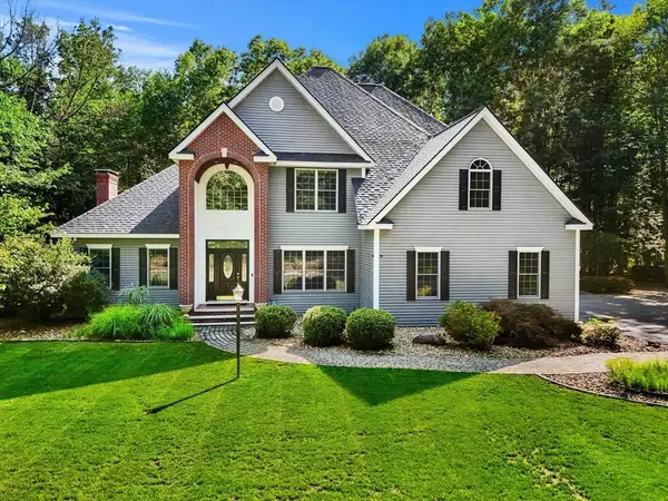 6 Evergreen Drive, Plaistow, NH 03865