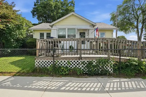 103 Duryea St, Springfield, MA 01104
