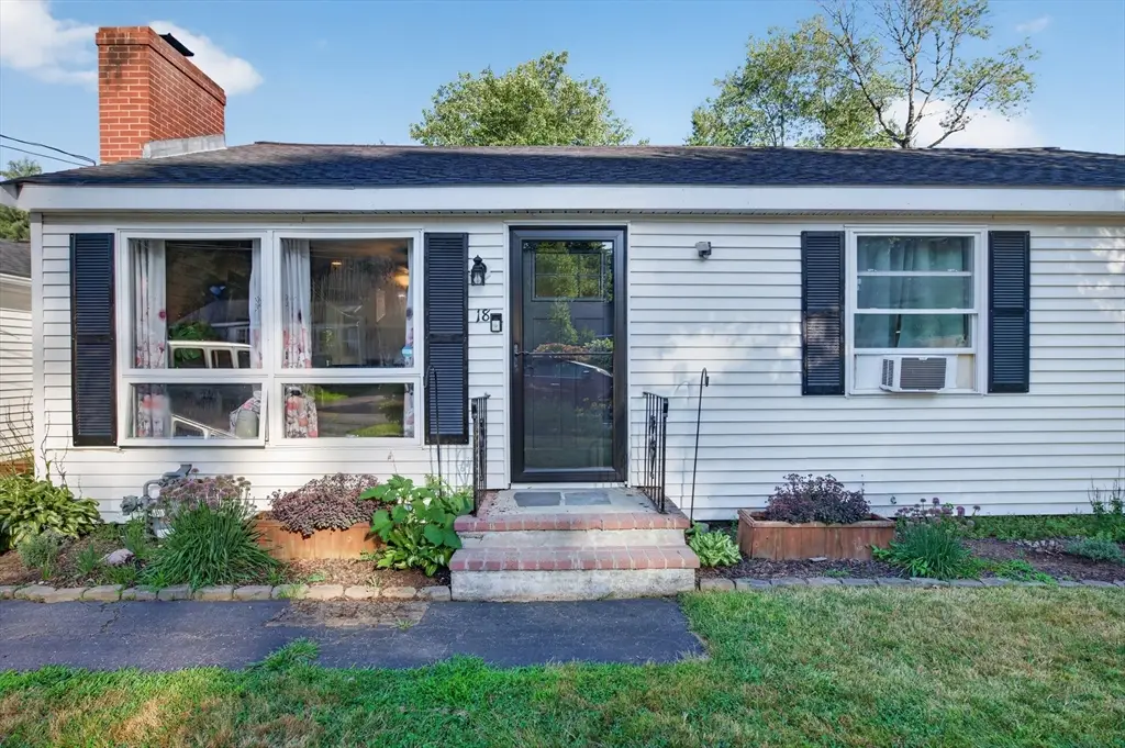 18 Vernon St, Ayer, MA 01432 - #1