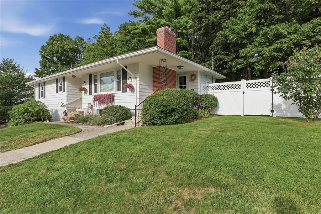 28 Hilltop Circle, Worcester, MA 01609 - #1