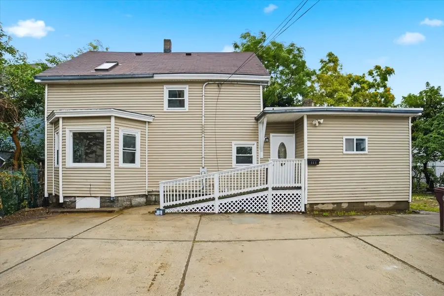 113 Liberty St, Lowell, MA 01851 - #2
