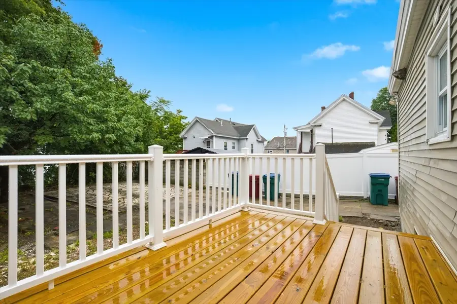 113 Liberty St, Lowell, MA 01851 - #3