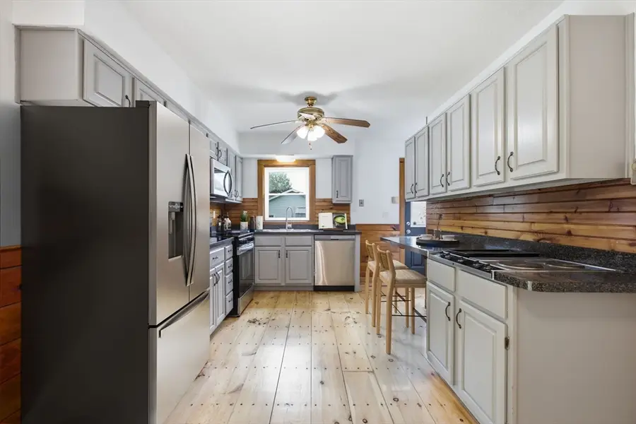 125 Glendale Cir, Ware, MA 01082 - #3