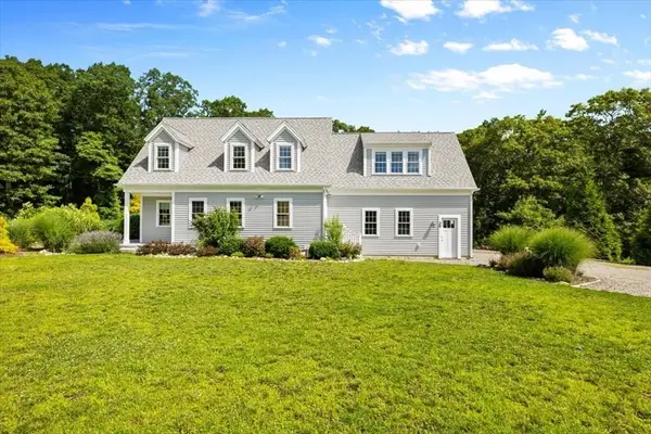 20 Durham Dr, Falmouth, MA 02536