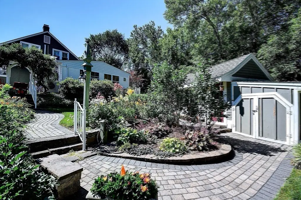647 Main St #B, North Oxford, MA 01537 - #1
