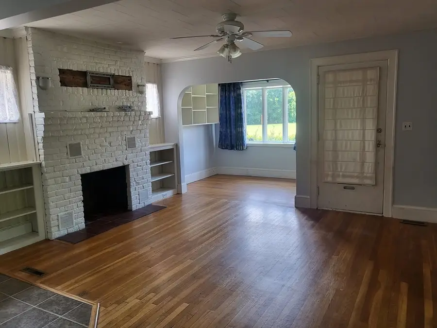 83 Lamb St, South Hadley, MA 01075 - #3