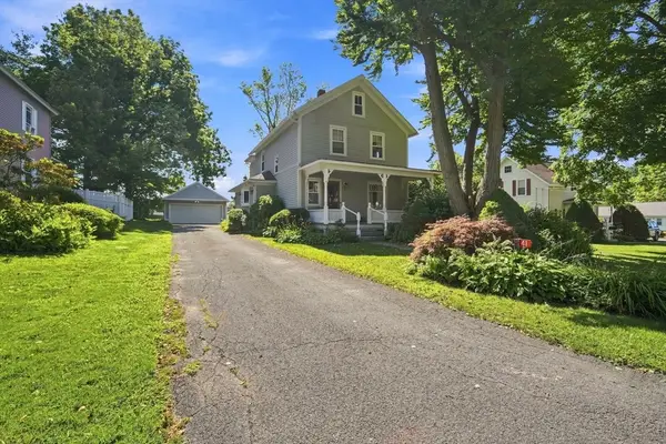 41 Cottage St, Amherst, MA 01002