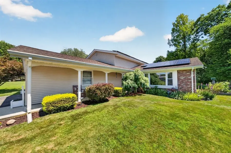 6 Topaz Ln, Dartmouth, MA 02747 - #2