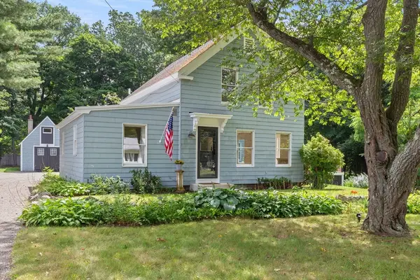 16 Nabbys Point Road, Ipswich, MA 01938