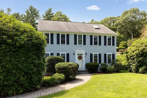 29 Sleepy Hollow Drive, Plymouth, MA 02360