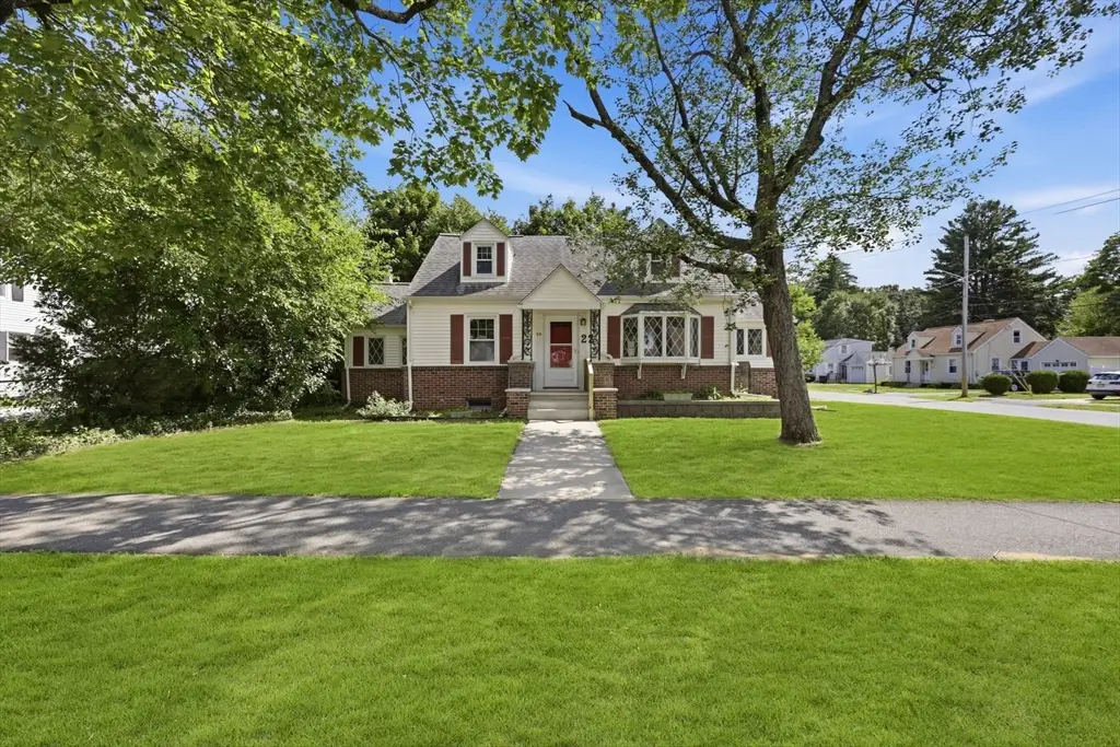 22 Dartmouth St, South Hadley, MA 01075 - #1
