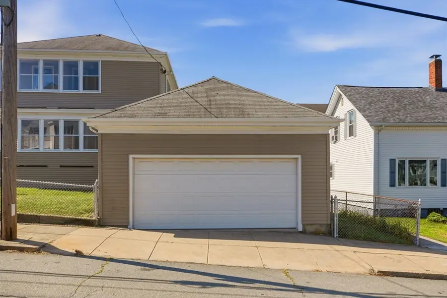 345 Sprague St, Fall River, MA 02724 - #2