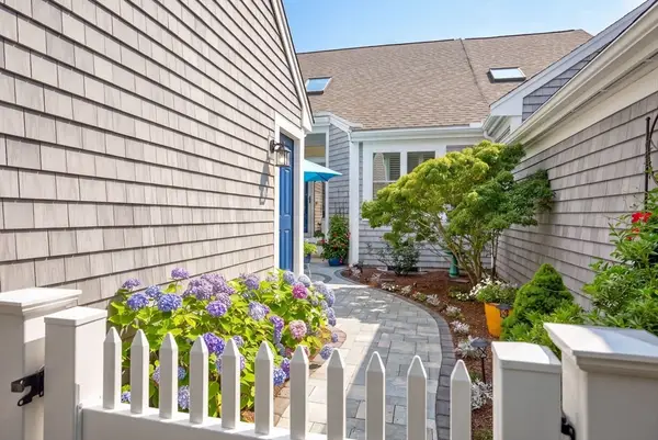 78 Holbeck Cor #78, Plymouth, MA 02360