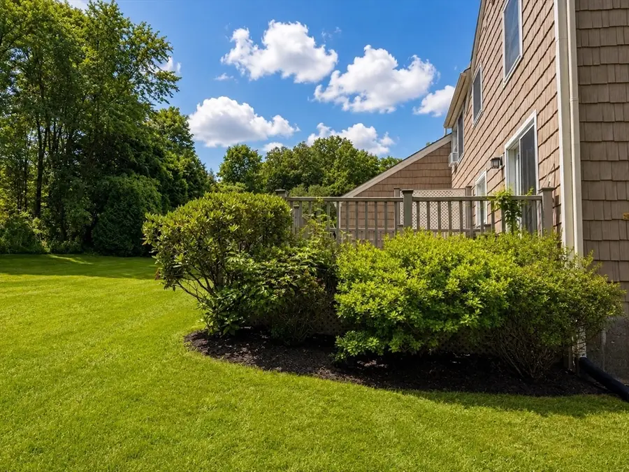 62 Laurel St #B, Greenfield, MA 01301 - #3