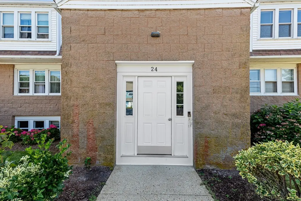 24 Bettys Pond #P, Hyannis, MA 02061 - #1