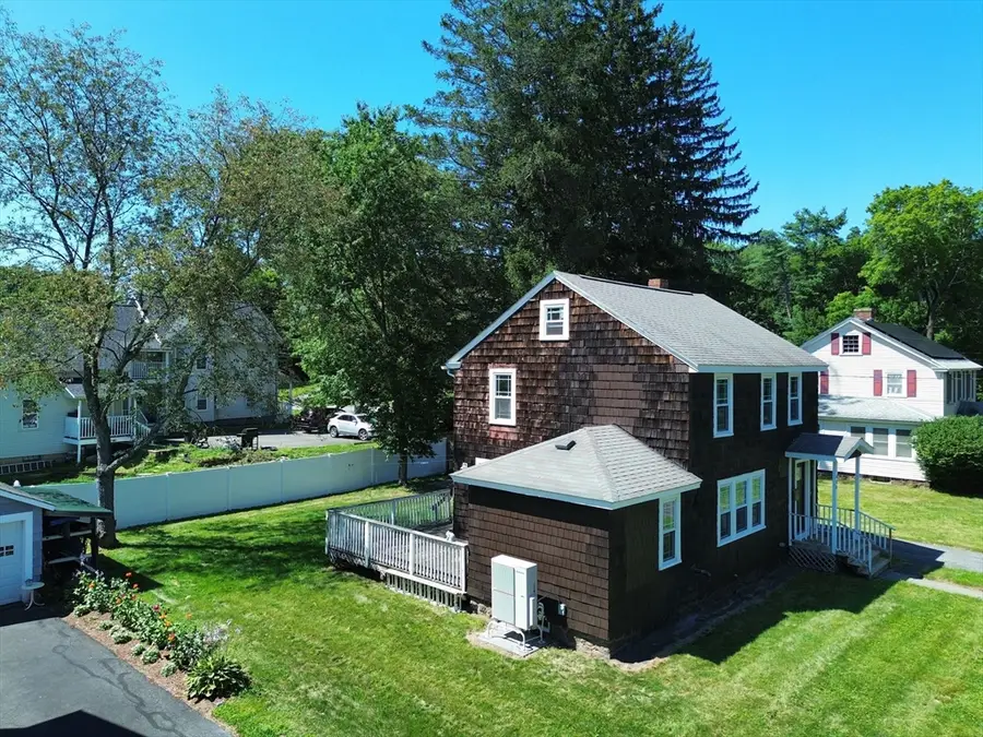 408 Davis St, Greenfield, MA 01301 - #2