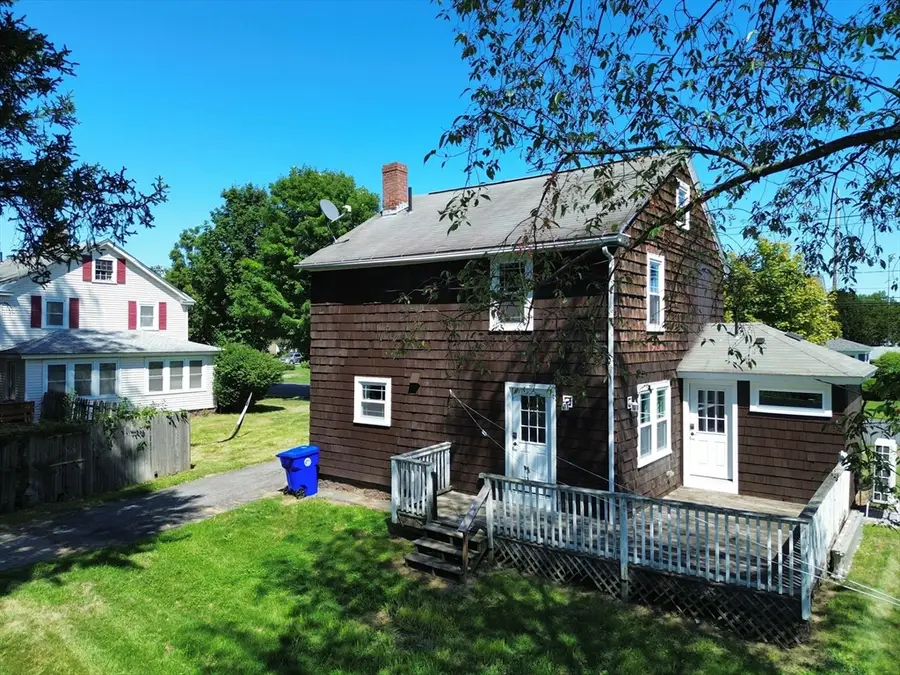 408 Davis St, Greenfield, MA 01301 - #3
