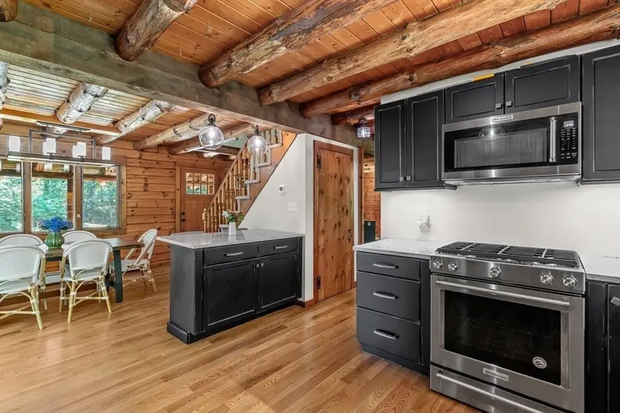 318 Circuit St, Hanover, MA 02339 - #3