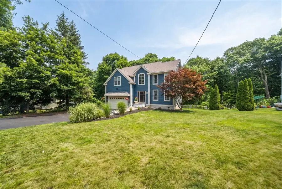 25 Essex St, Middleton, MA 01949 - #2