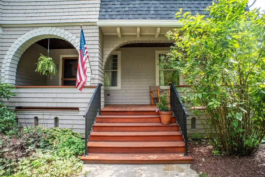 37 Pineywoods Ave, Springfield, MA 01108 - #2