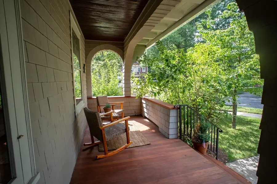 37 Pineywoods Ave, Springfield, MA 01108 - #3