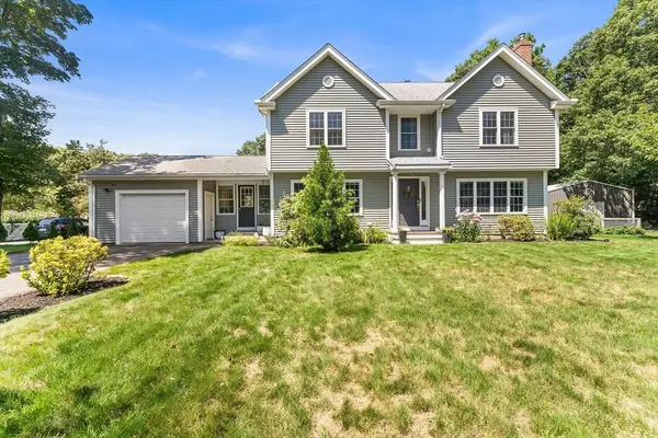 33 S Walnut St, Mansfield, MA 02048