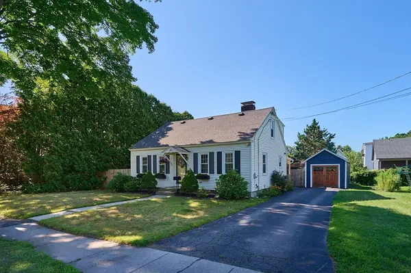26 Smith St, Greenfield, MA 01301