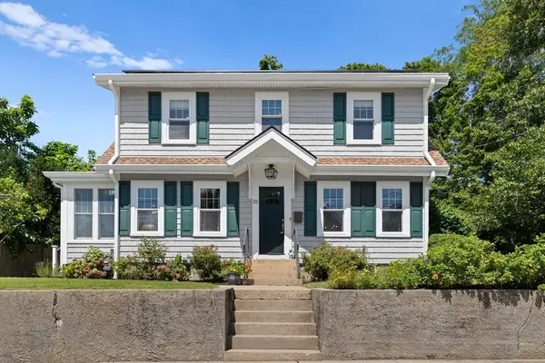25 Bay View Ave, Plymouth, MA 02360